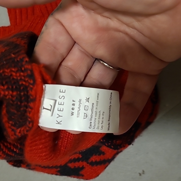 Dog sweater - Picture 3 of 3